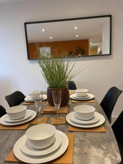 Paramount City Living 105 Swindon Kültér fotó